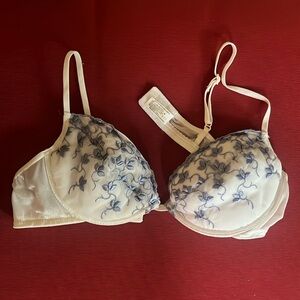 Embroidered bra